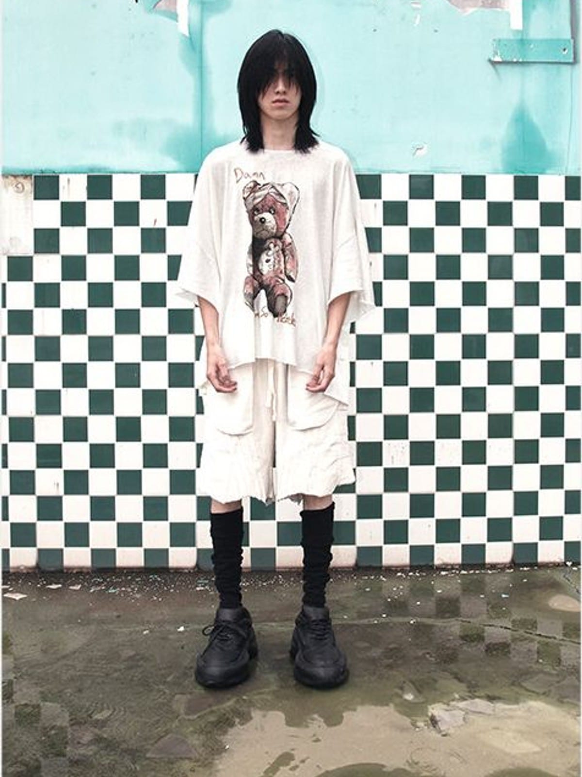 D5ove Sad Bear Graphic Half Sleeve T Shirt in White - On Model