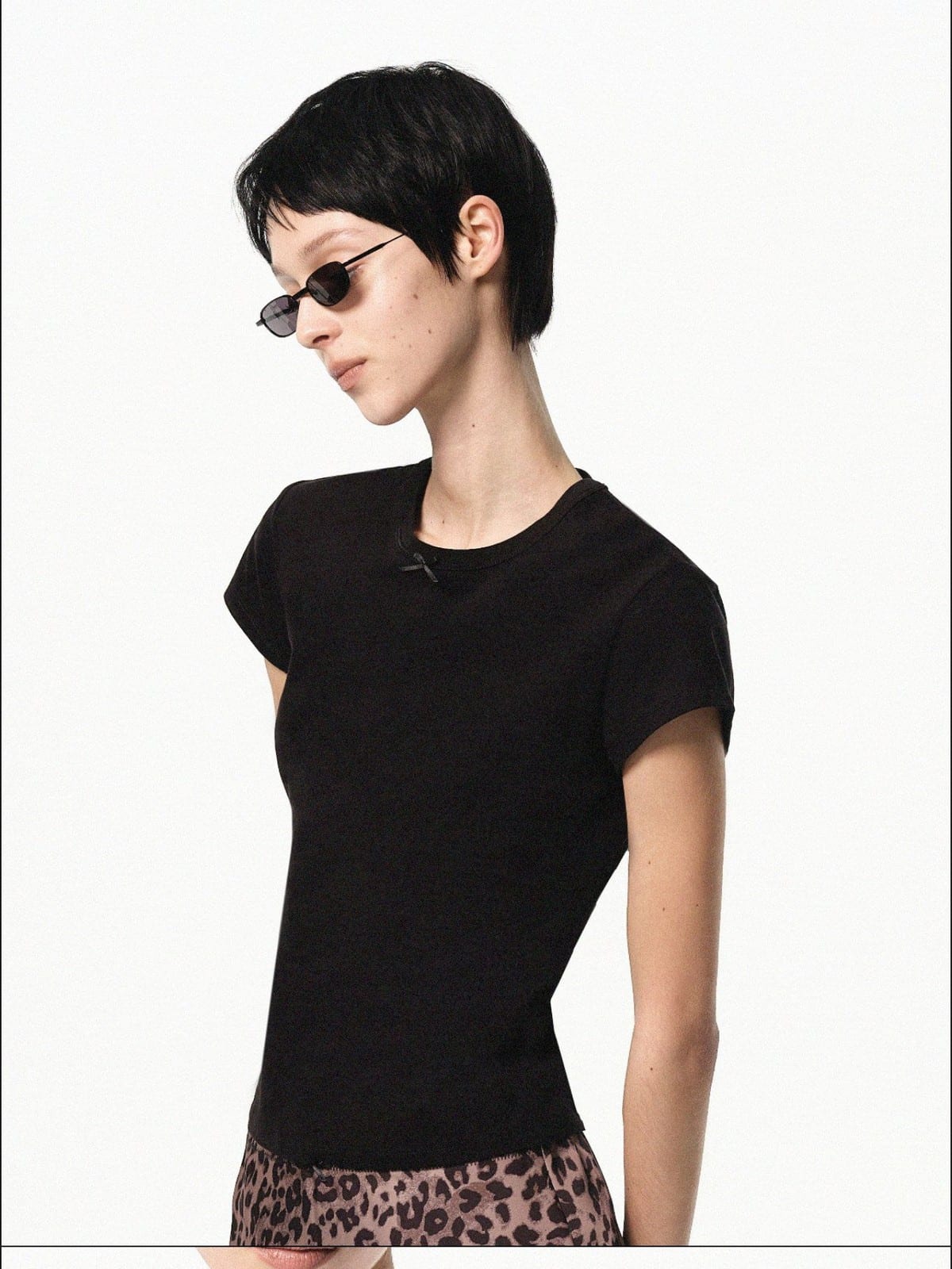 RARELY ALIKE Cotton Bowknot Crewneck T Shirt in Black - On Female Model