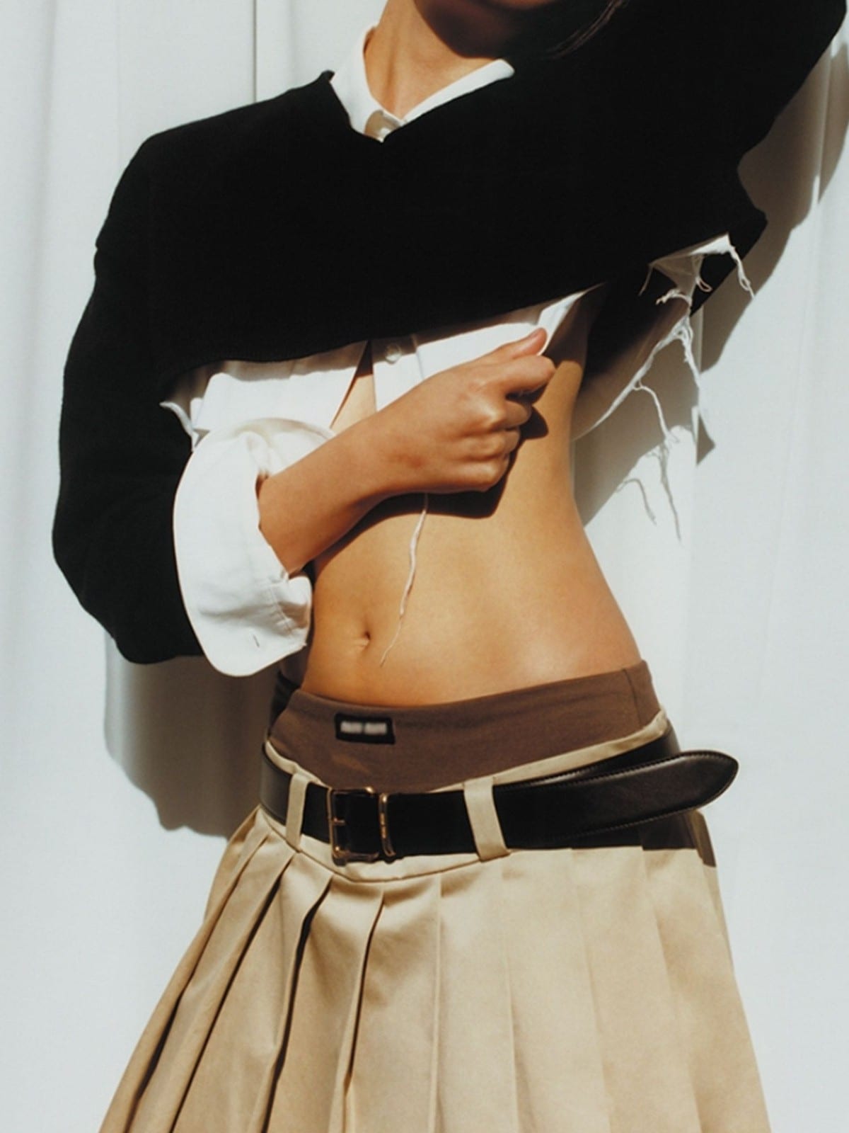 PANLULUPAN Full Grain Leather Square Buckle Belt in Black - On Female Model