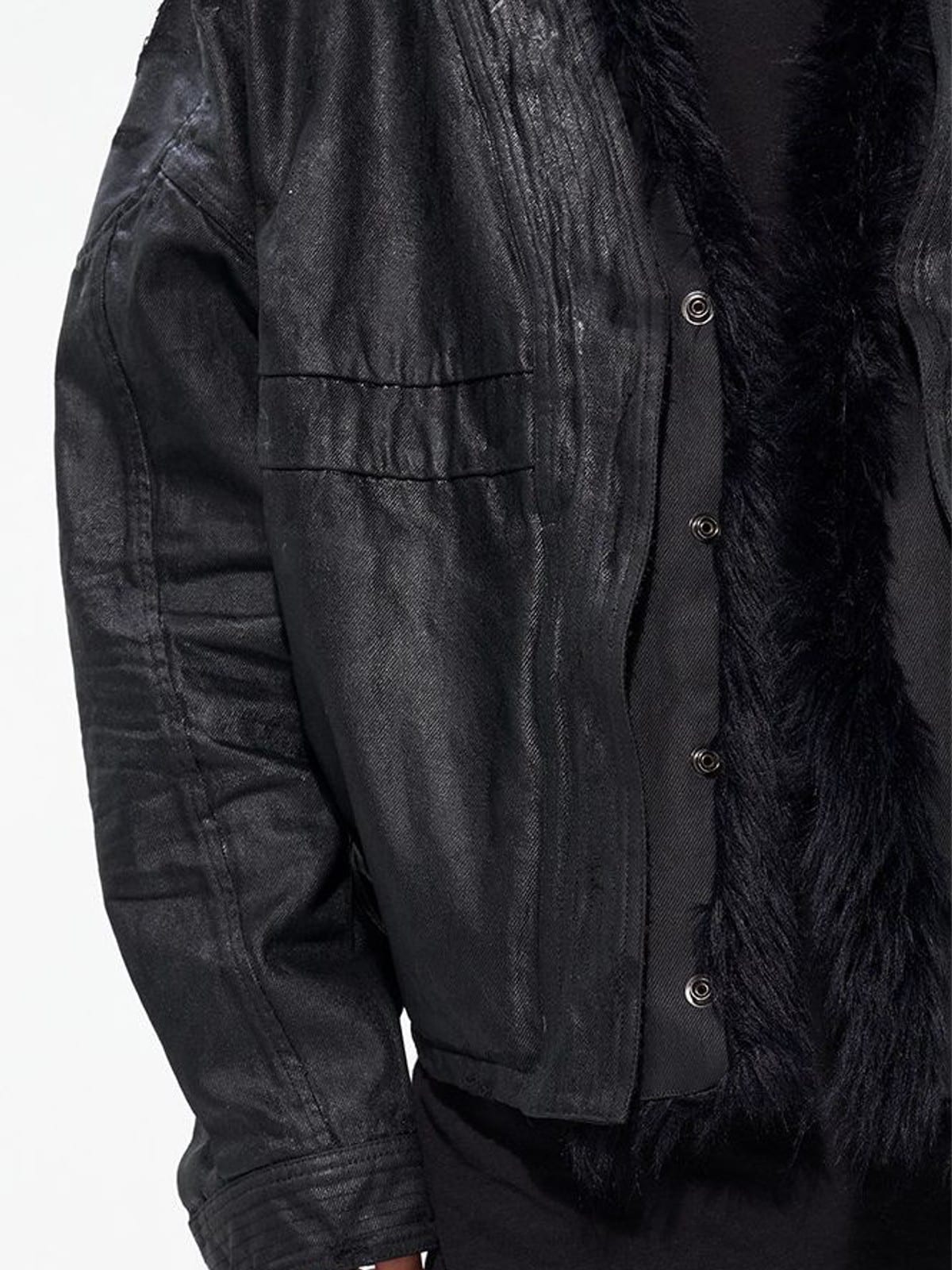 D5ove Detachable Fur Collar Waxed Cotton Jacket in Black - On Model