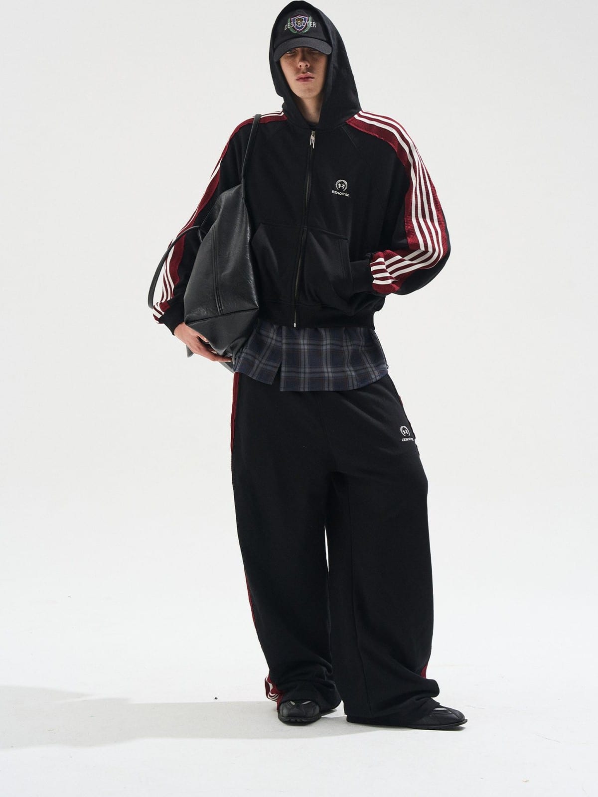 BLINDNOPLAN Contrast Tape Zip Up Hoodie in Black - On Male Model