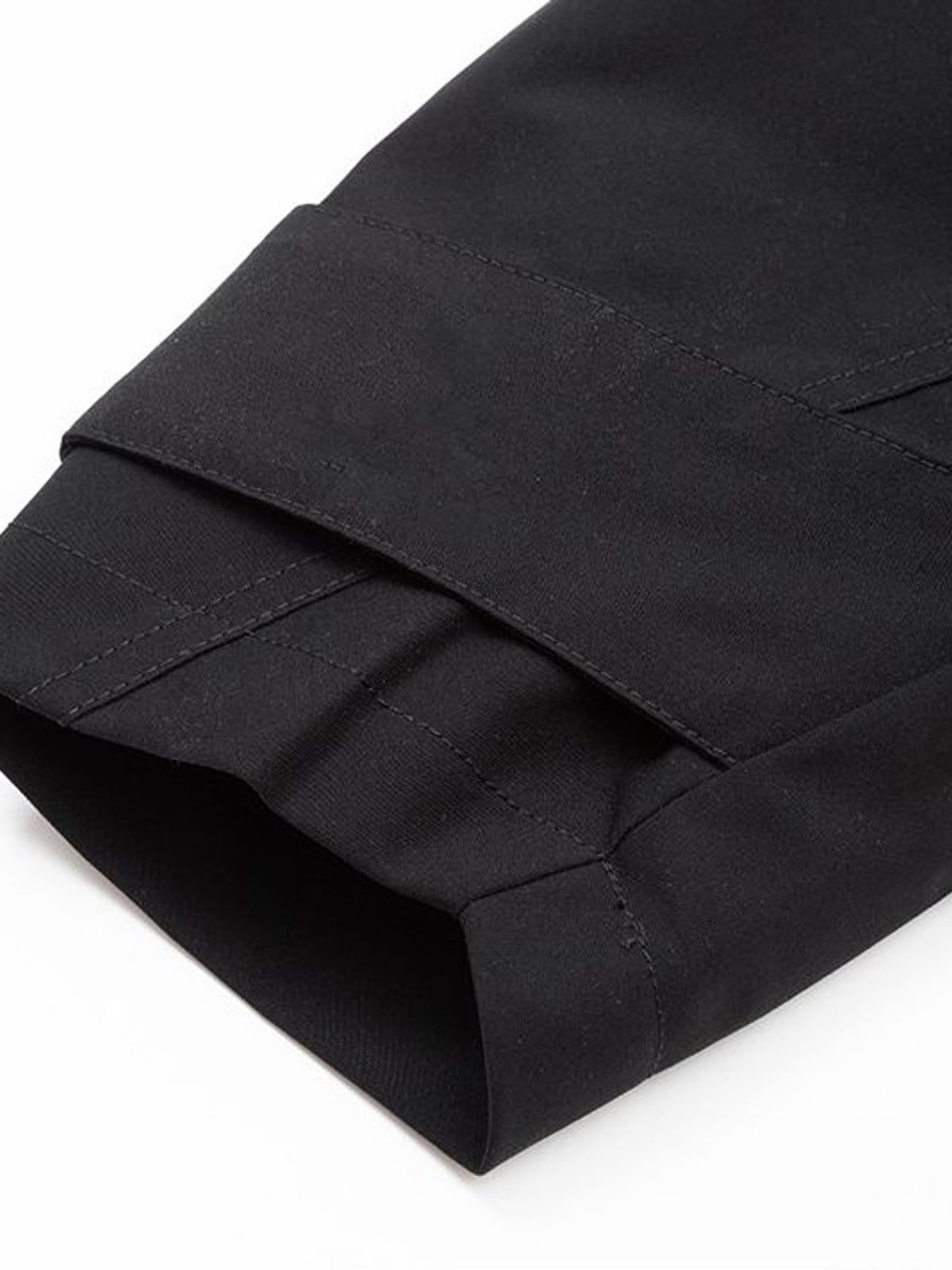 D5ove Structured Panelled Short Jacket in Black - Detail