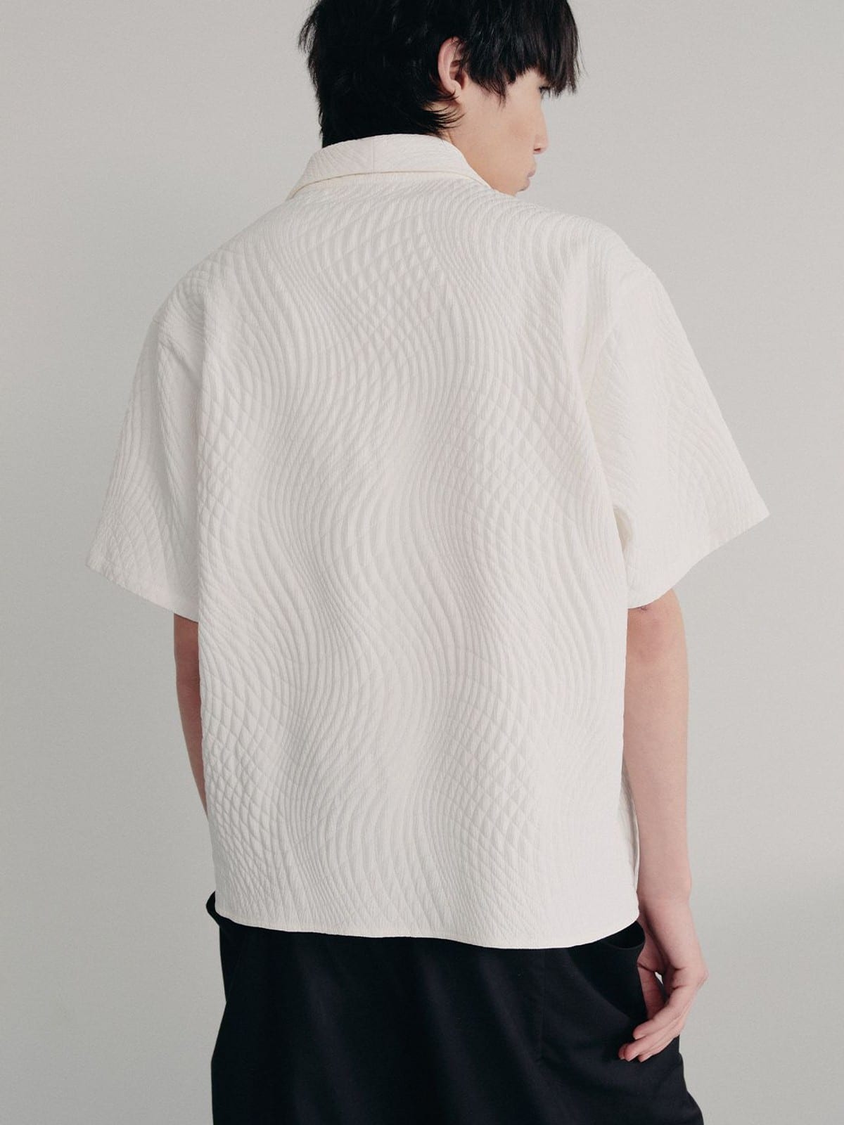 JCAESAR STUDIO Seagull Collar Leaf Jacquard Shirt in White - On Model