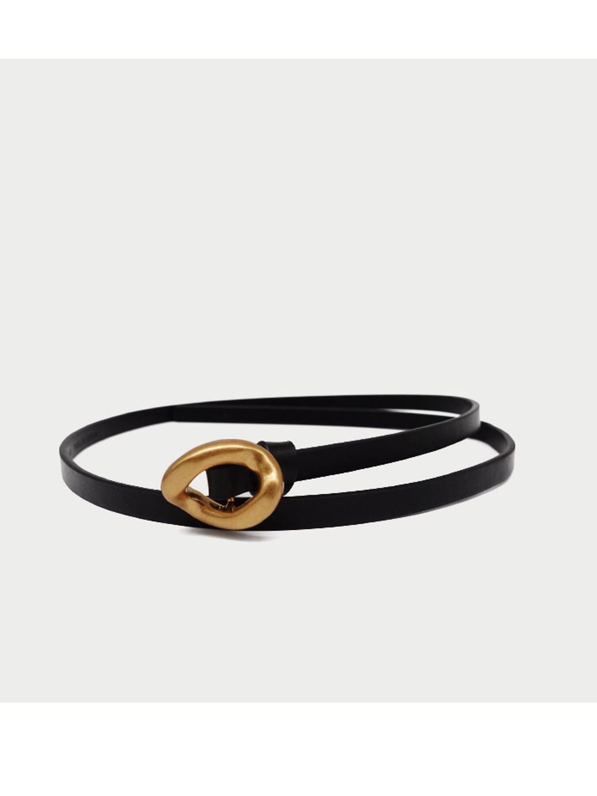 PANLULUPAN Adjustable Thin Leather Belt in Black