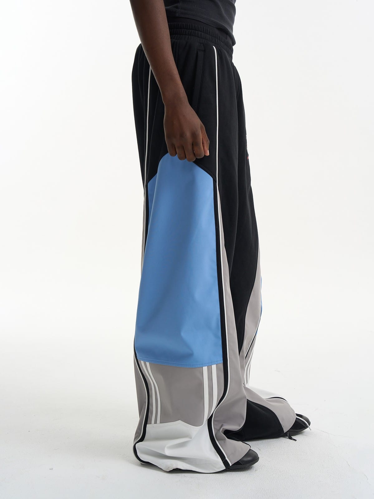 BLINDNOPLAN Color Block Paneled Wide Leg Pants in Black - On Model