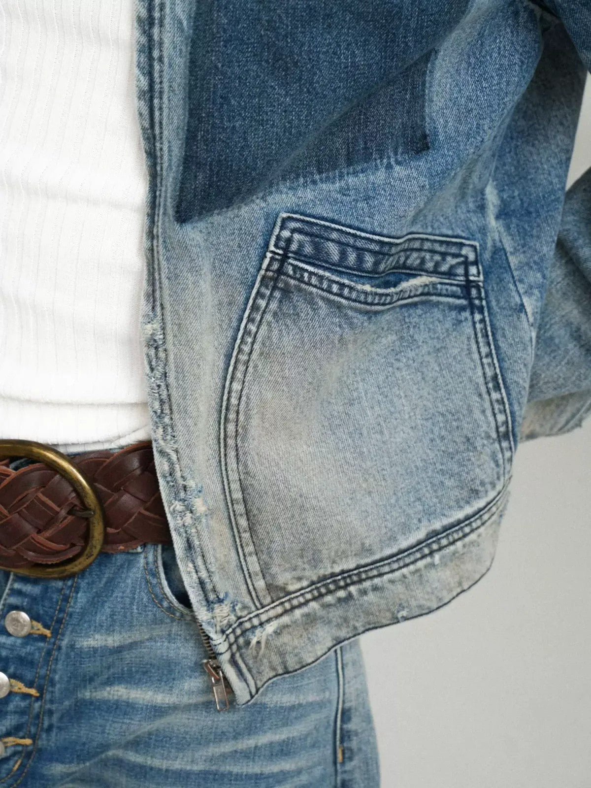 Retro 21 Gradient Distressed Denim Zip Jacket in Blue - On Model