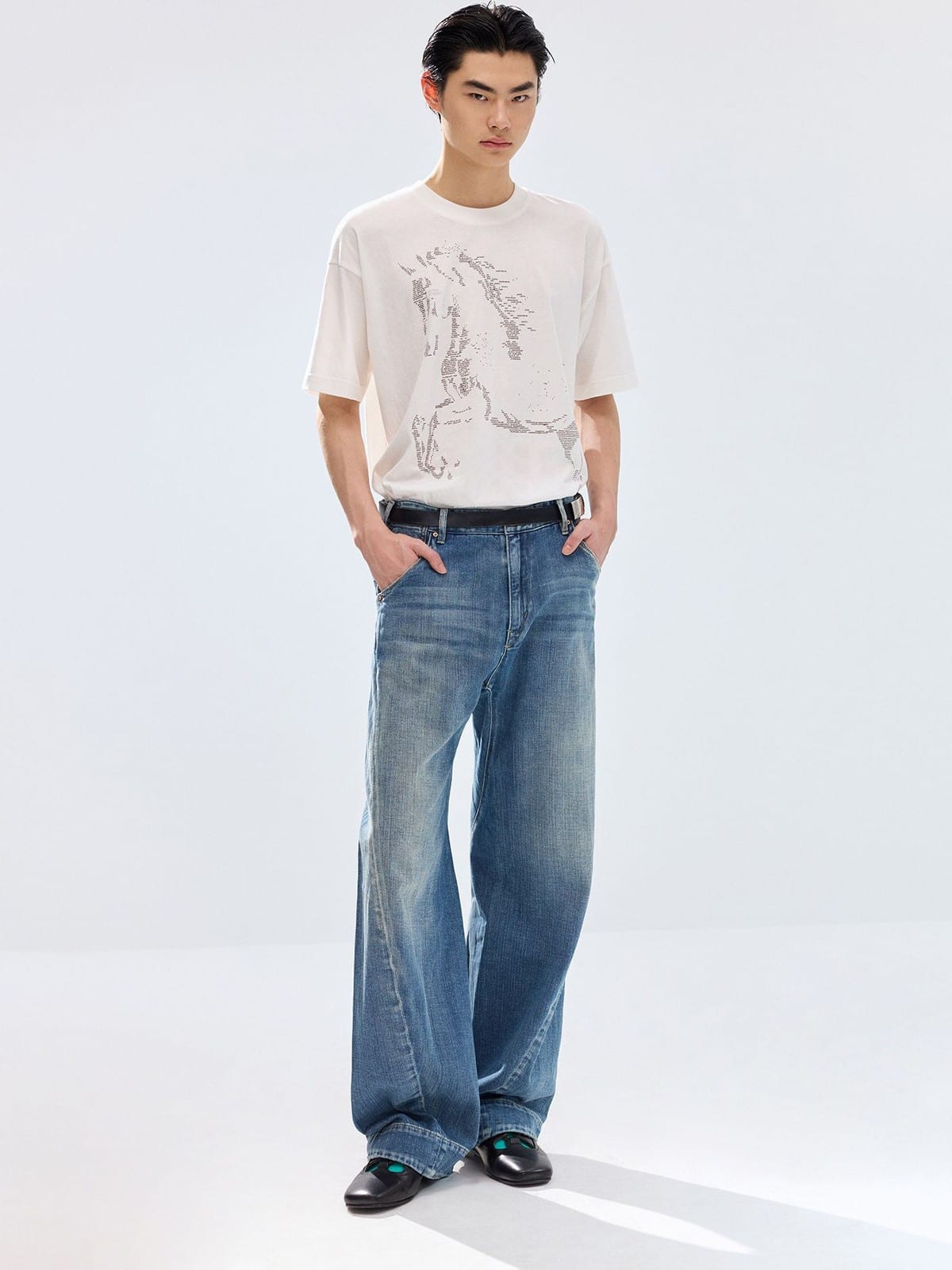 SIMPLE PROJECT Letter Horse Silhouette T Shirt in White - On Male Model