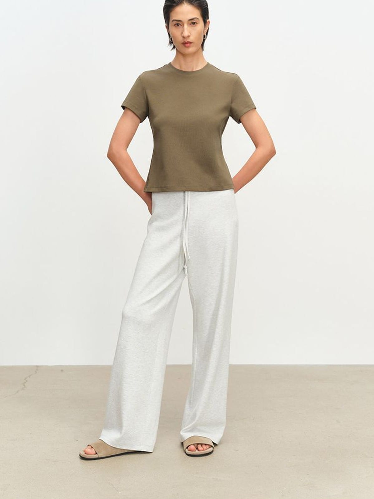 MSBEAST Cotton Blend Wide Leg Sweatpants in Heather Gray - On Female Model