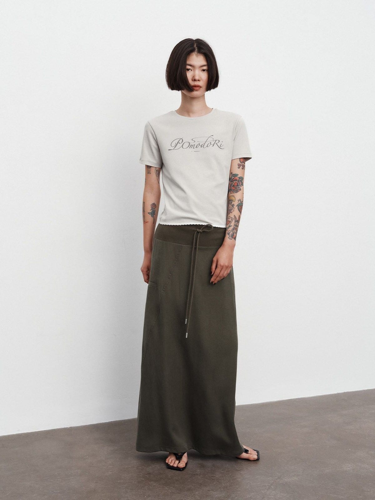 Random Piece Contrast Print Lace Trim T Shirt in Gray - On Female Model