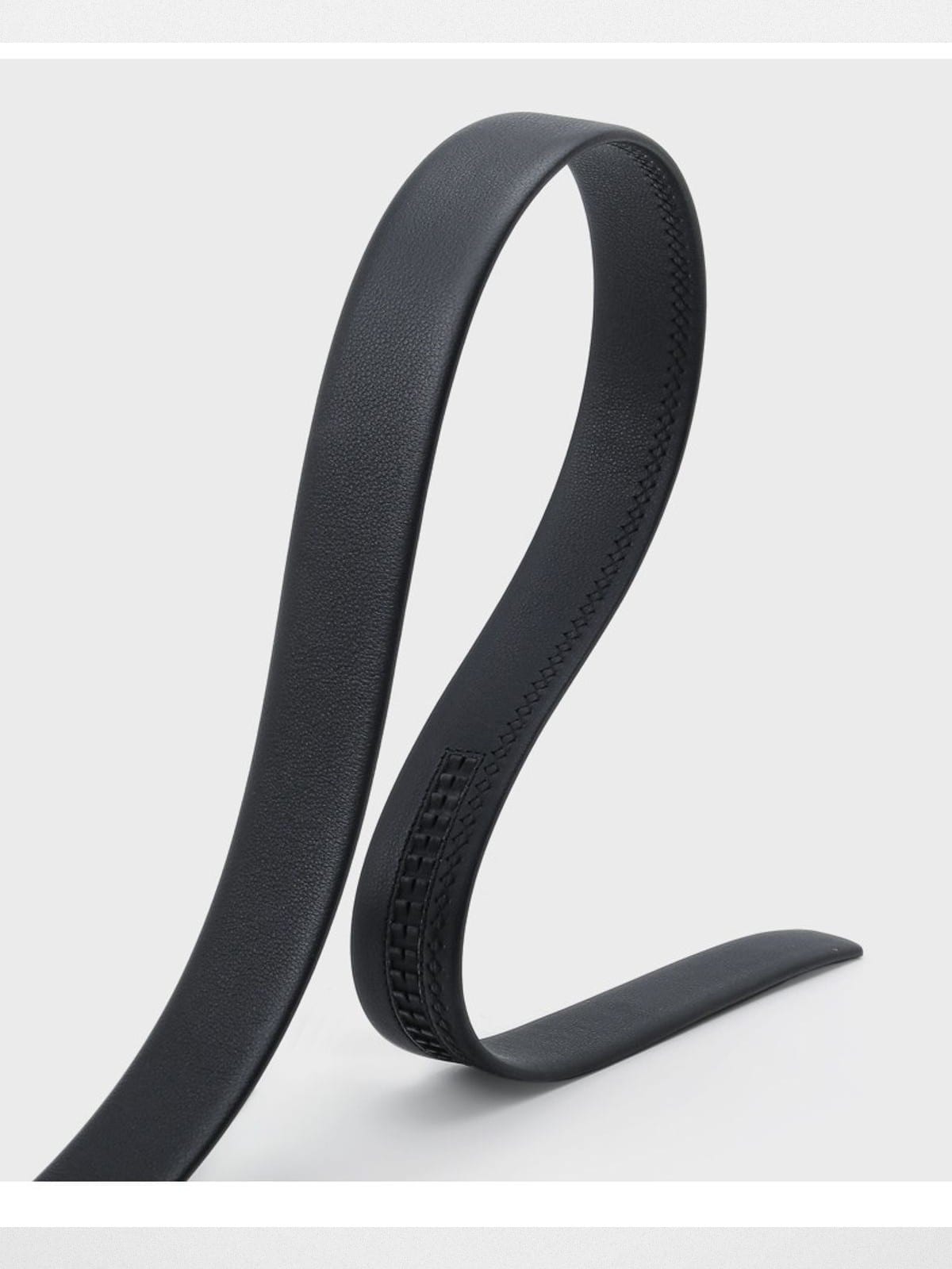 HONGU Cowhide Leather Automatic Buckle Belt in Black - Detail