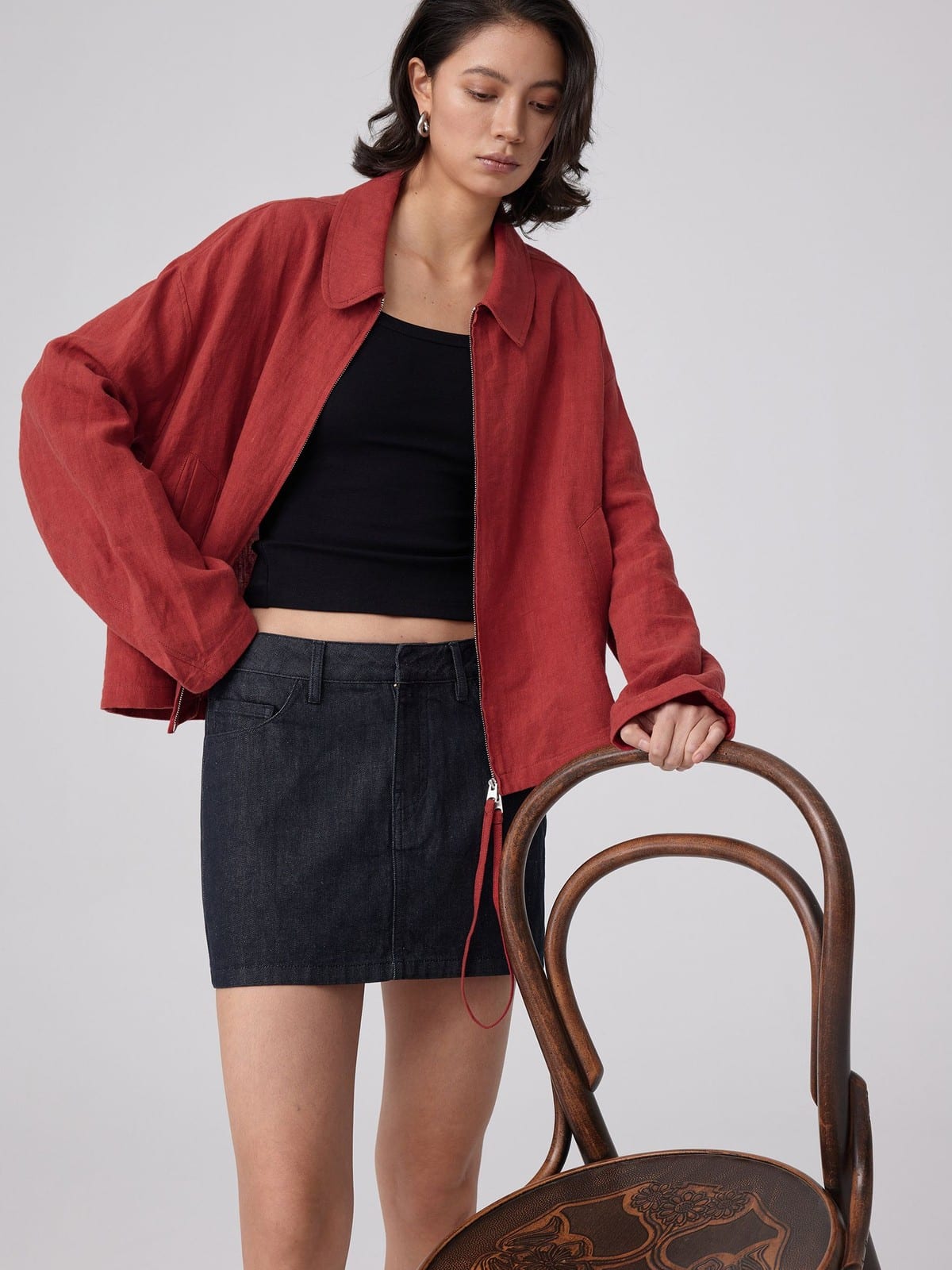 SIMPLE PROJECT Cropped Linen Zip Up Jacket in Red - On Female Model