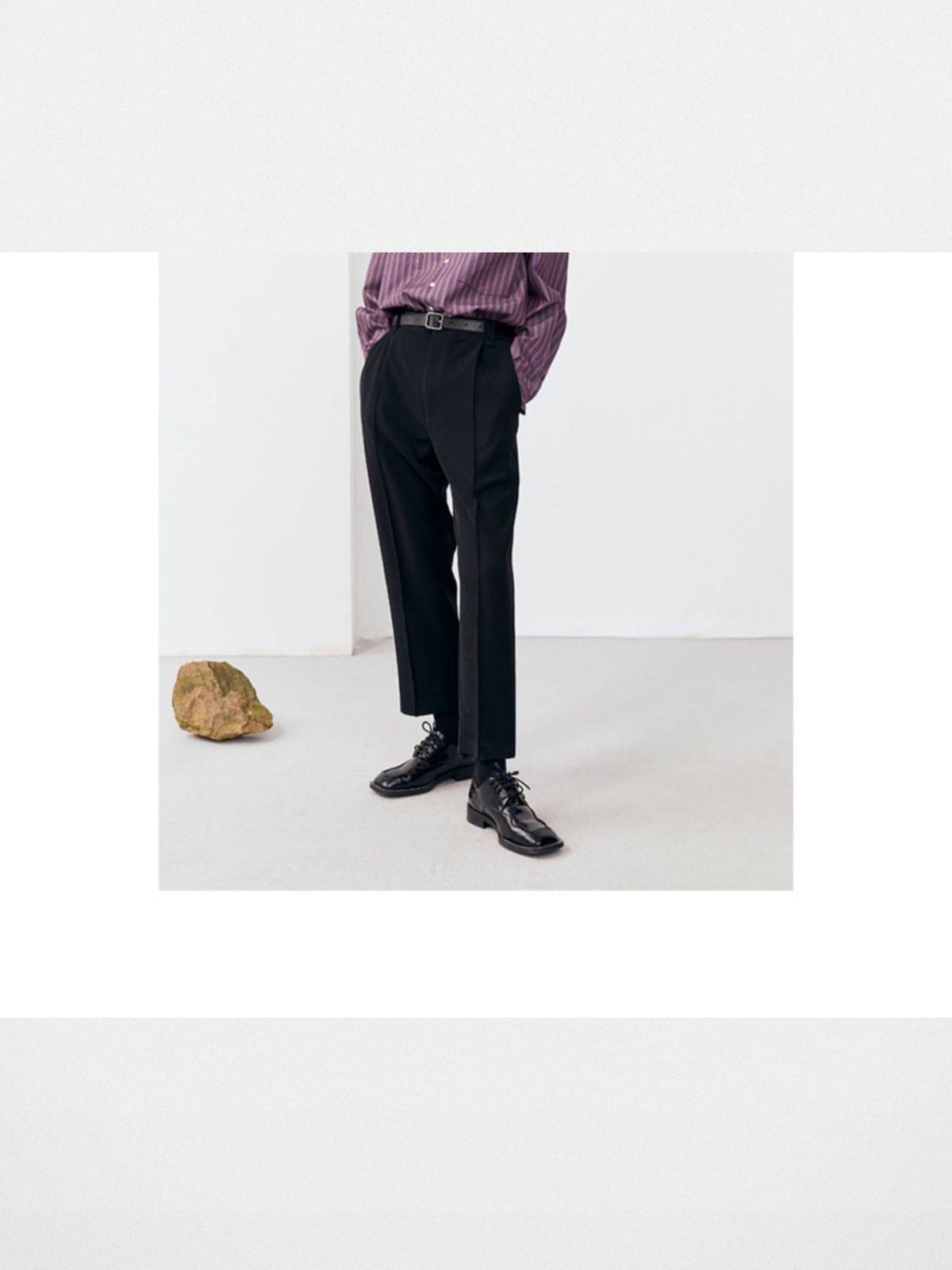 SIMPLE PROJECT Center Seam Cropped Trousers in Black - On Model