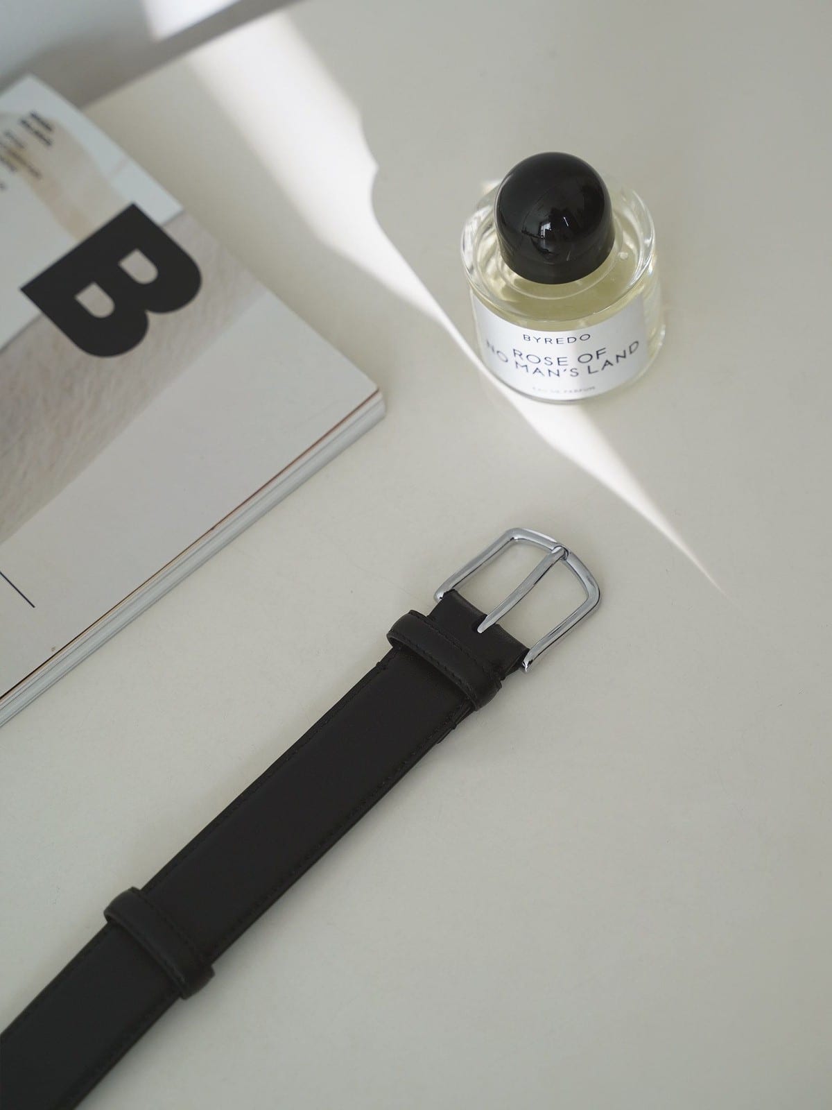 PANLULUPAN Vegetable Tanned Leather Silver Buckle Belt in Black - Lifestyle