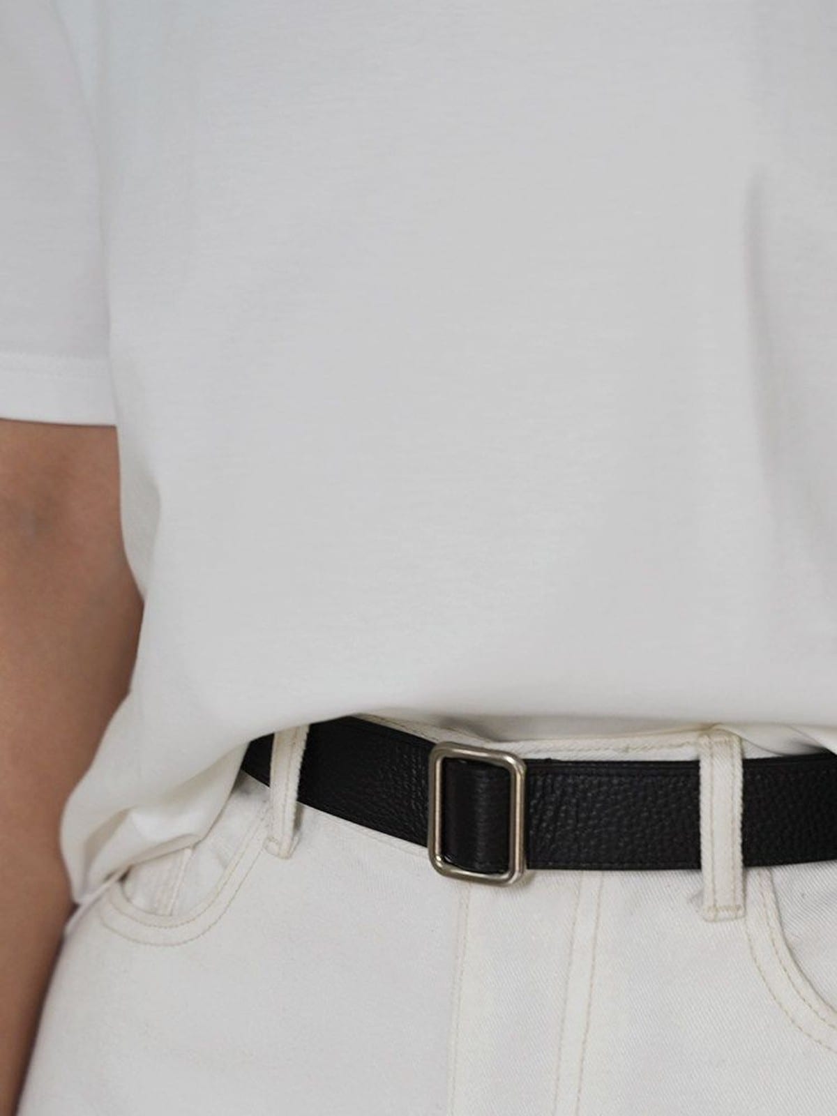 PANLULUPAN Minimalist Full Grain Leather Belt in Black - On Model