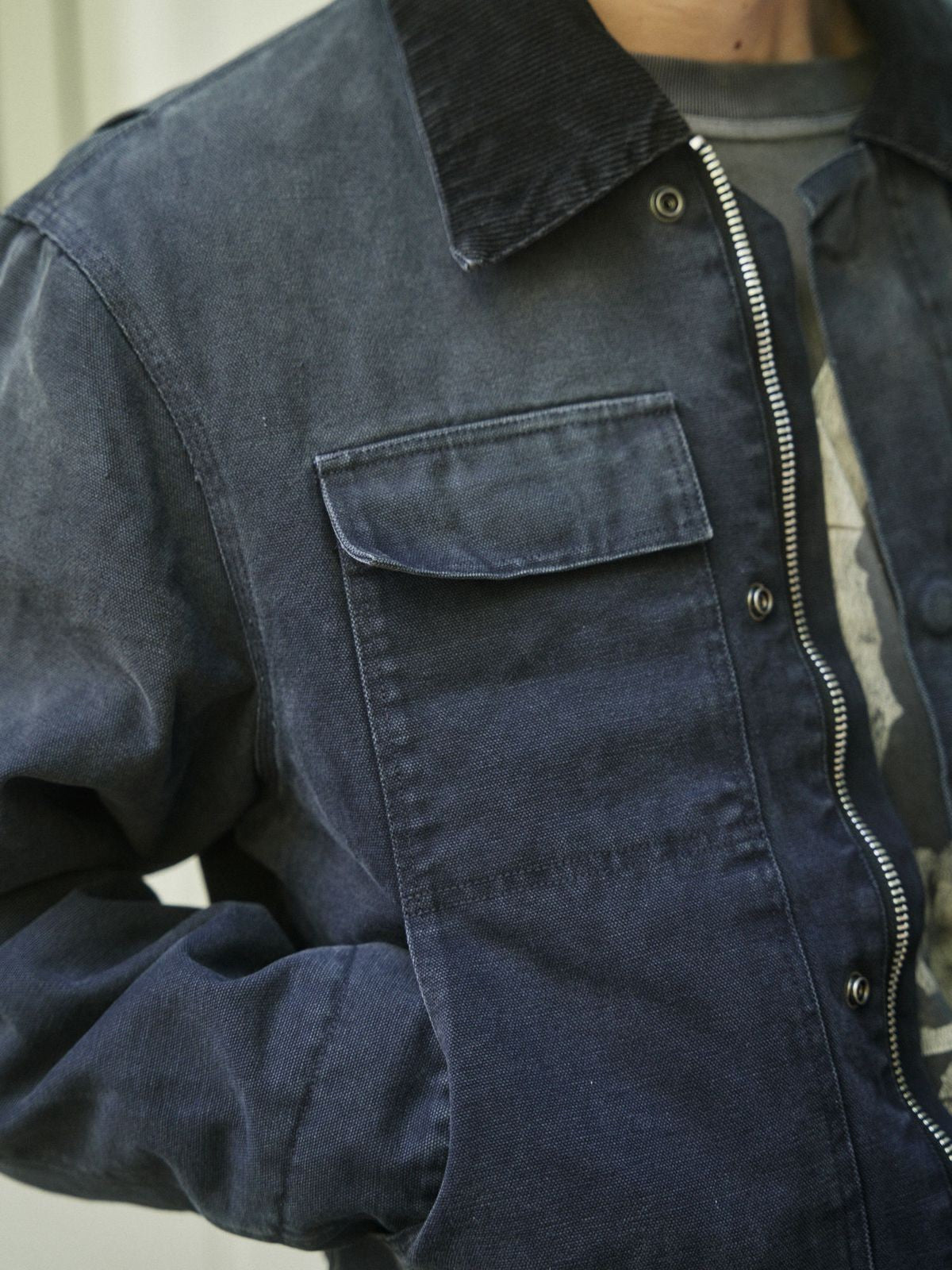 Retro 21 Washed Cotton Padded Work Jacket in Navy Blue - Detail