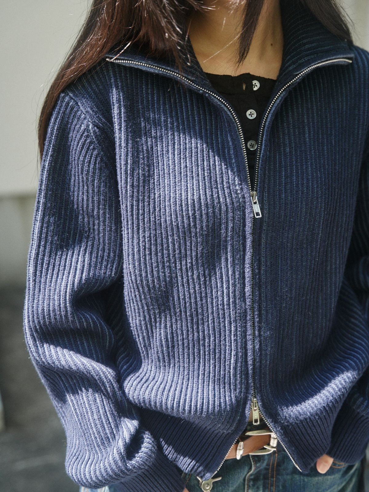 Retro 21 Ribbed Wool Blend Zip Cardigan in Navy Blue - On Female Model
