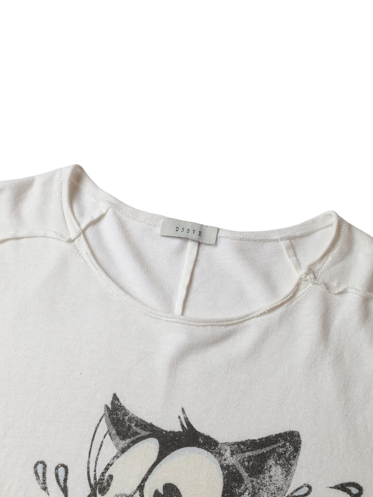 D5ove Vintage Boxing Print Cotton Linen T Shirt in White - Detail