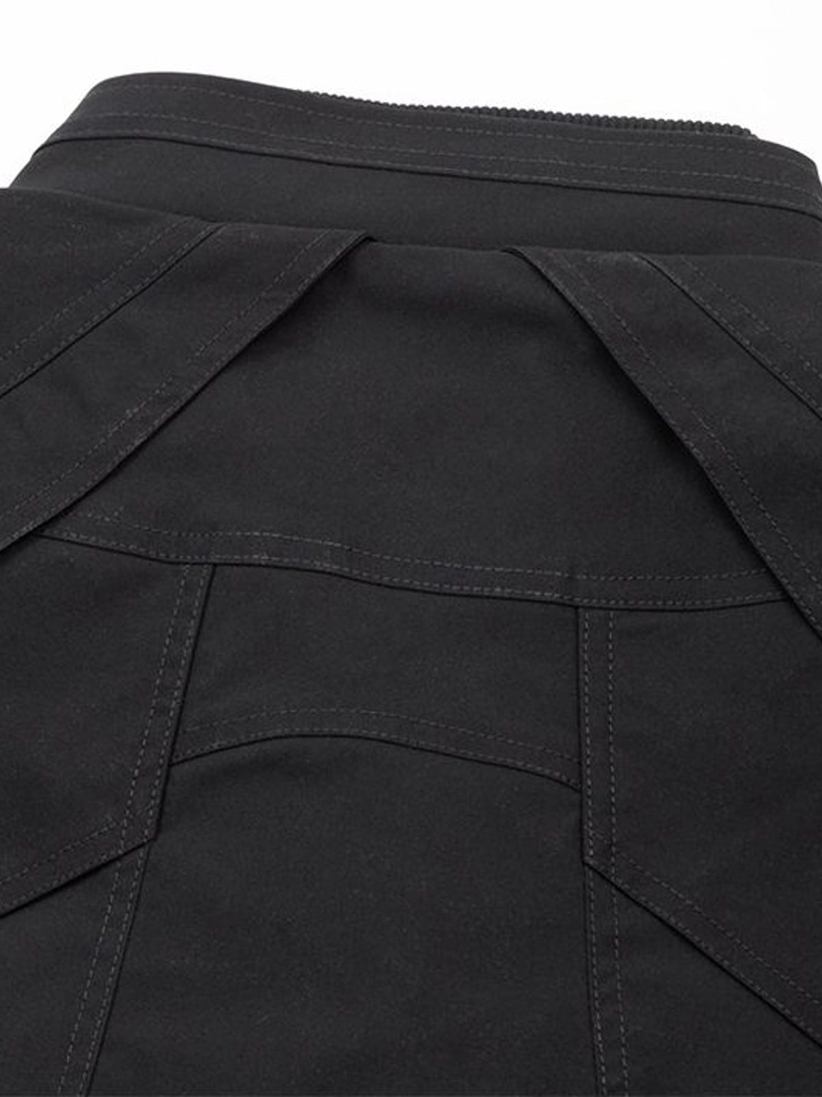 D5ove Structured Panelled Short Jacket in Black - Detail