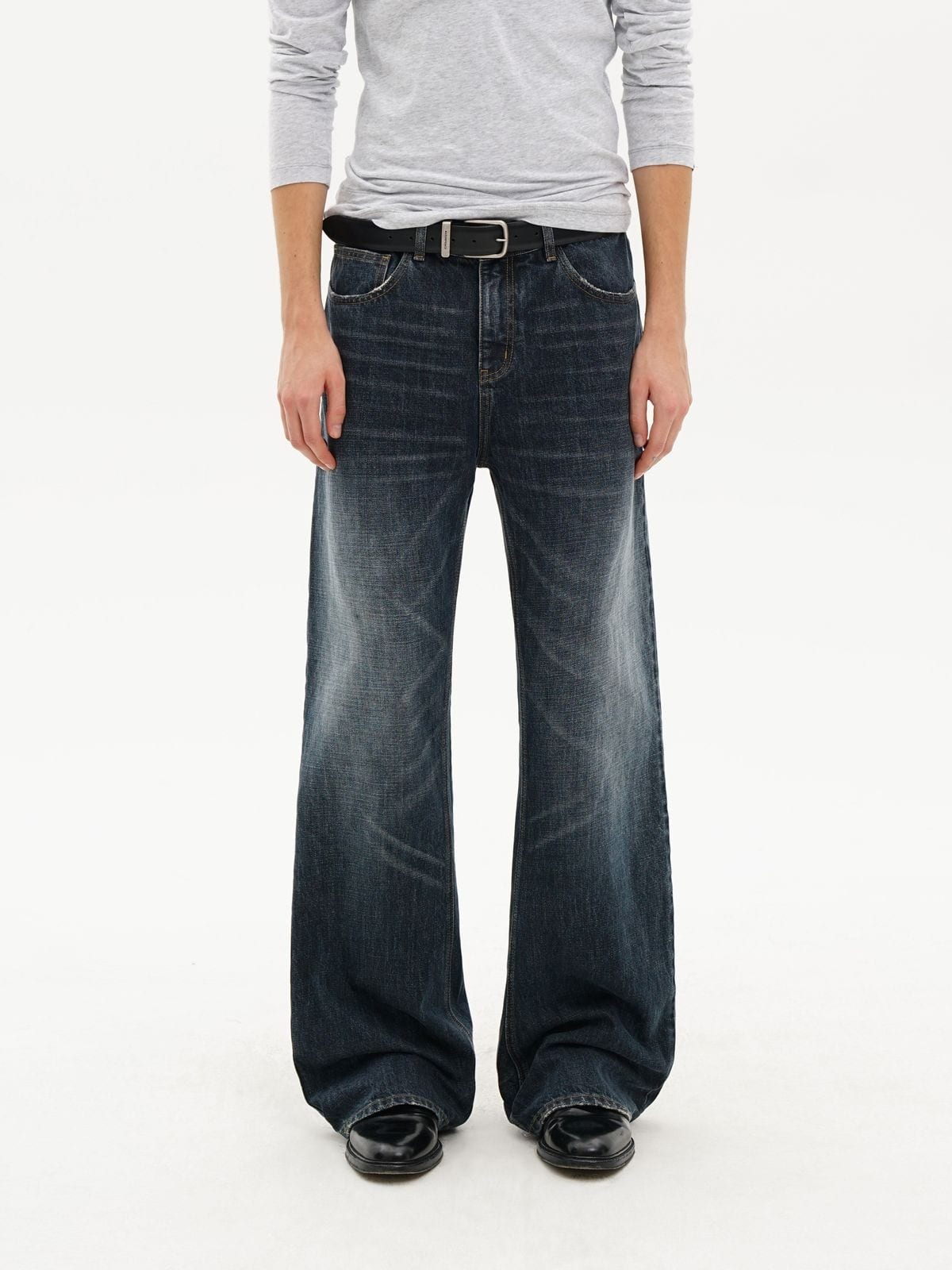 MASONPRINCE Faded Slub Flared Jeans in Navy Blue - On Male Model