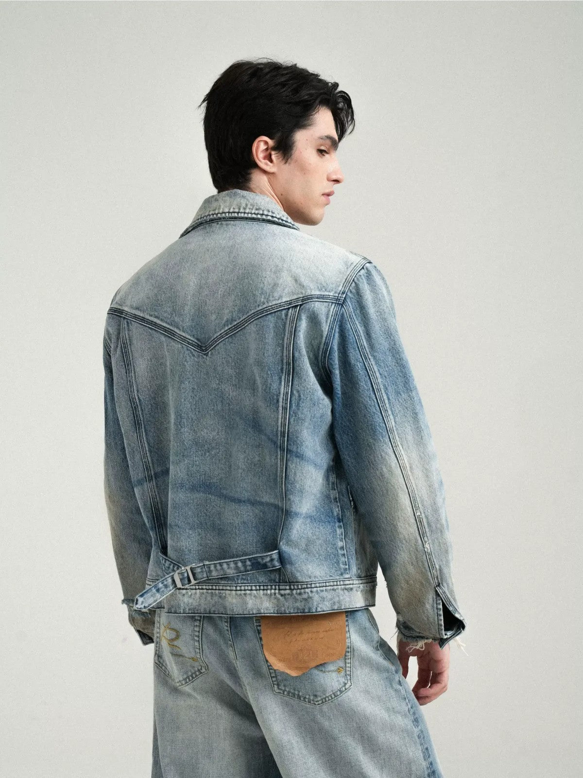 Retro 21 Gradient Distressed Denim Zip Jacket in Blue - On Male Model