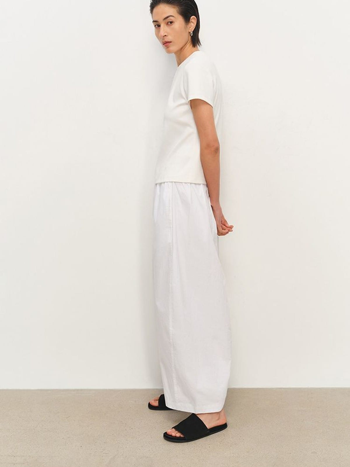 MSBEAST Cotton Blend Tapered Waist T Shirt in White - On Female Model