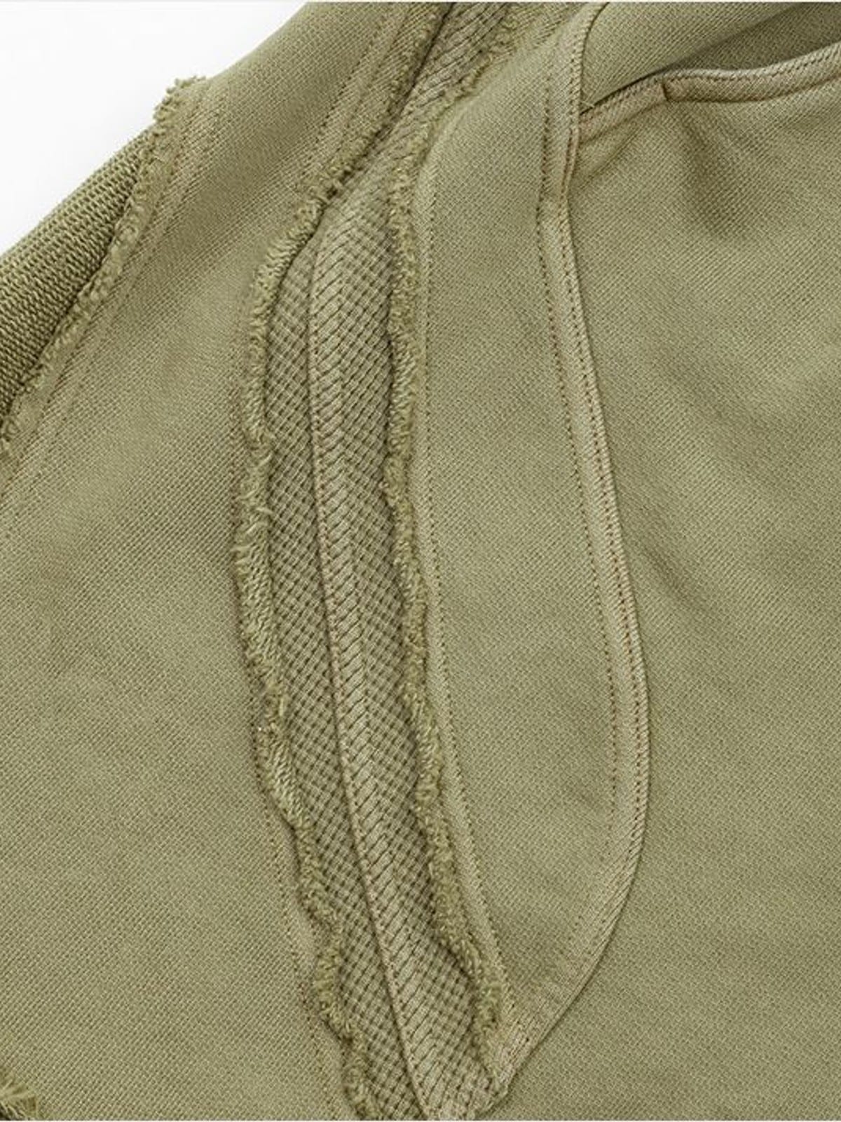 D5ove Raw Edge Structured Cotton Shorts in Olive - Detail