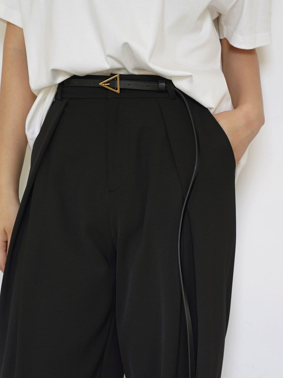 PANLULUPAN Top Grain Leather Triangle Buckle Belt in Black - On Model