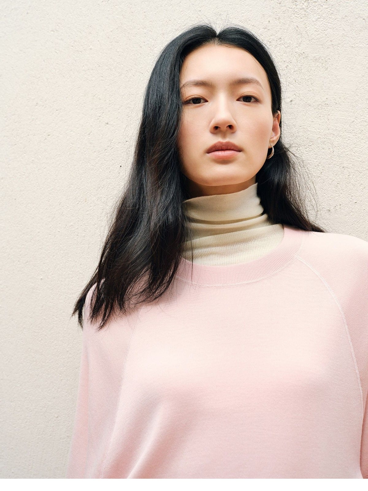 TEASEL Washable Merino Wool Sweatshirt in Pink - On Female Model