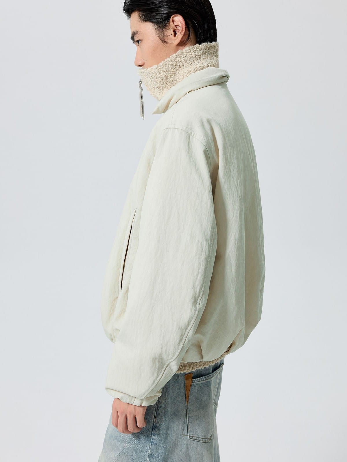 SIMPLE PROJECT Balloon Stand Collar 3M Puffer in White - On Male Model