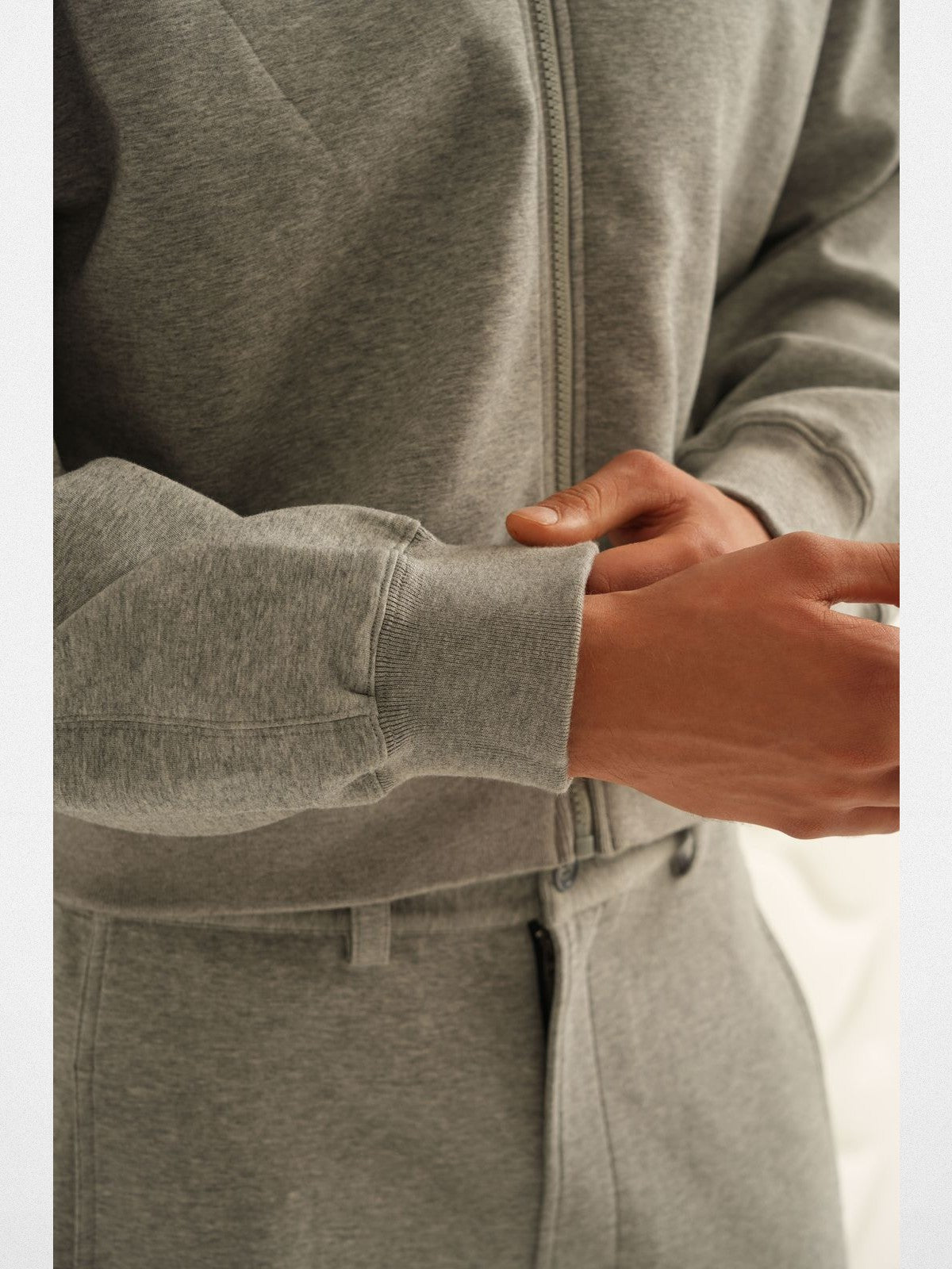 Retro 21 Boxy Air Layer Zip Up Hoodie in Gray - Detail