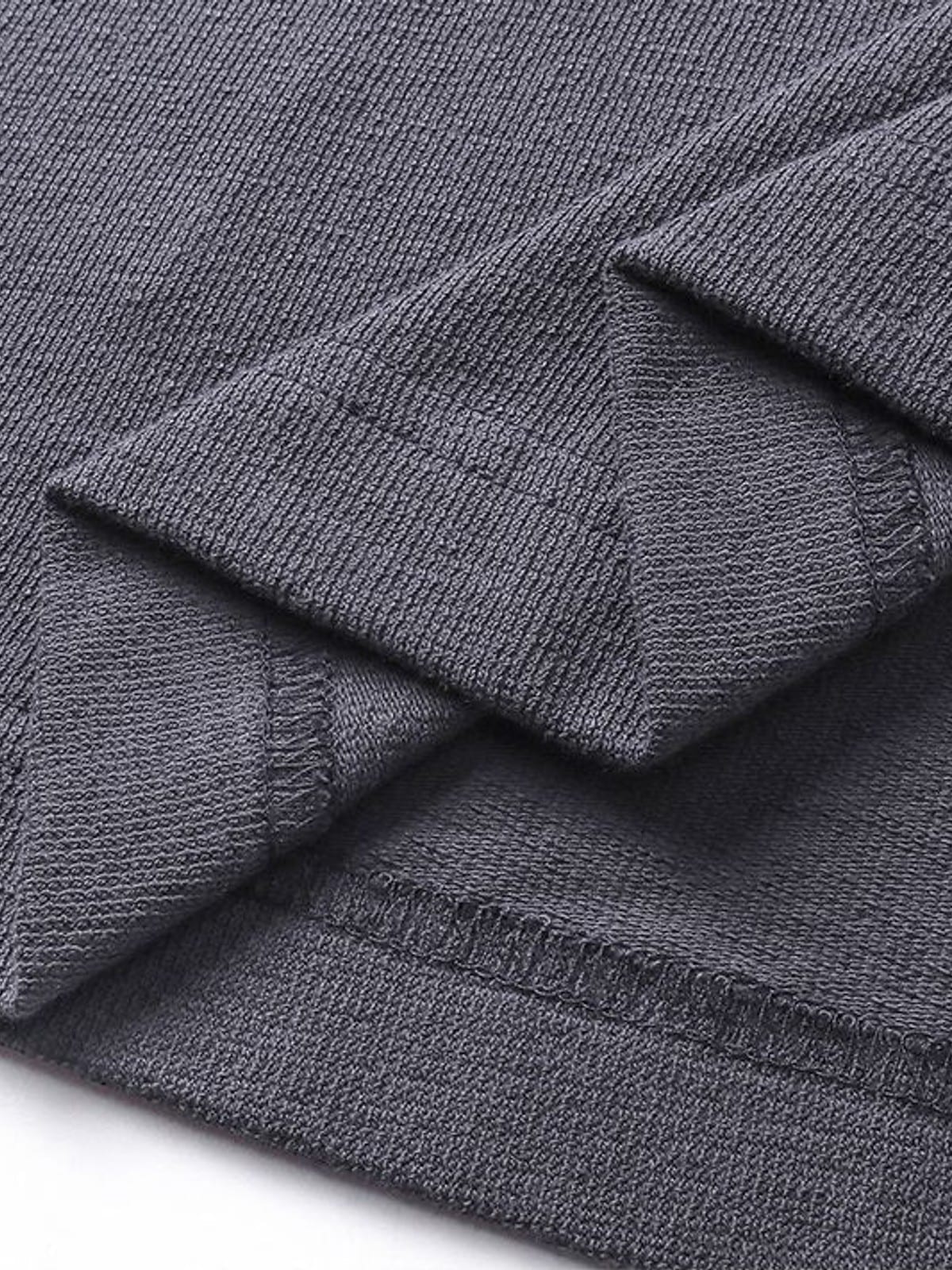 D5ove Boxy Mock Neck Cotton T Shirt in Gray - Detail