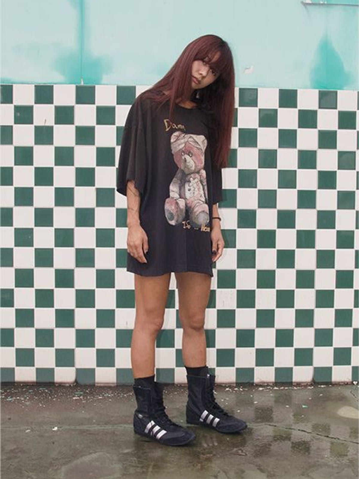 D5ove Distressed Sad Bear Graphic Cotton T Shirt in Black - On Female Model