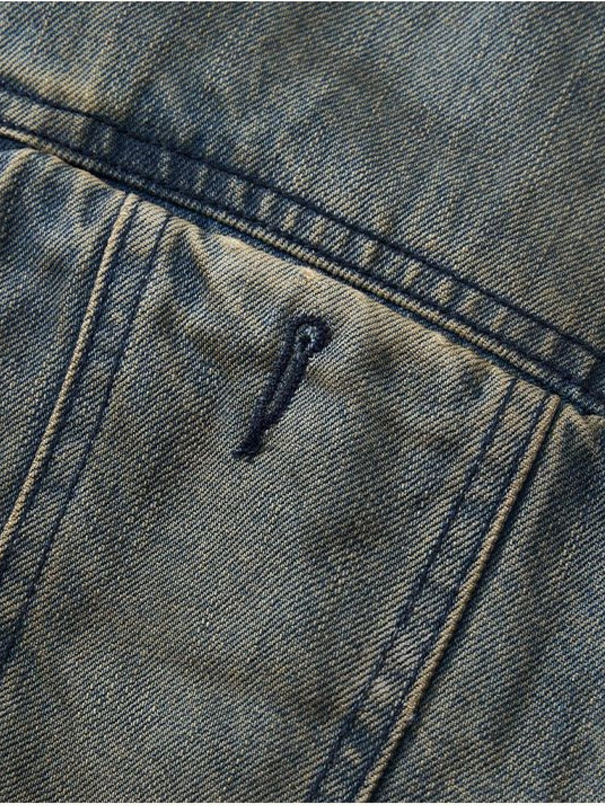 D5ove Faux Fur Collar Distressed Denim Jacket in Gray - Detail
