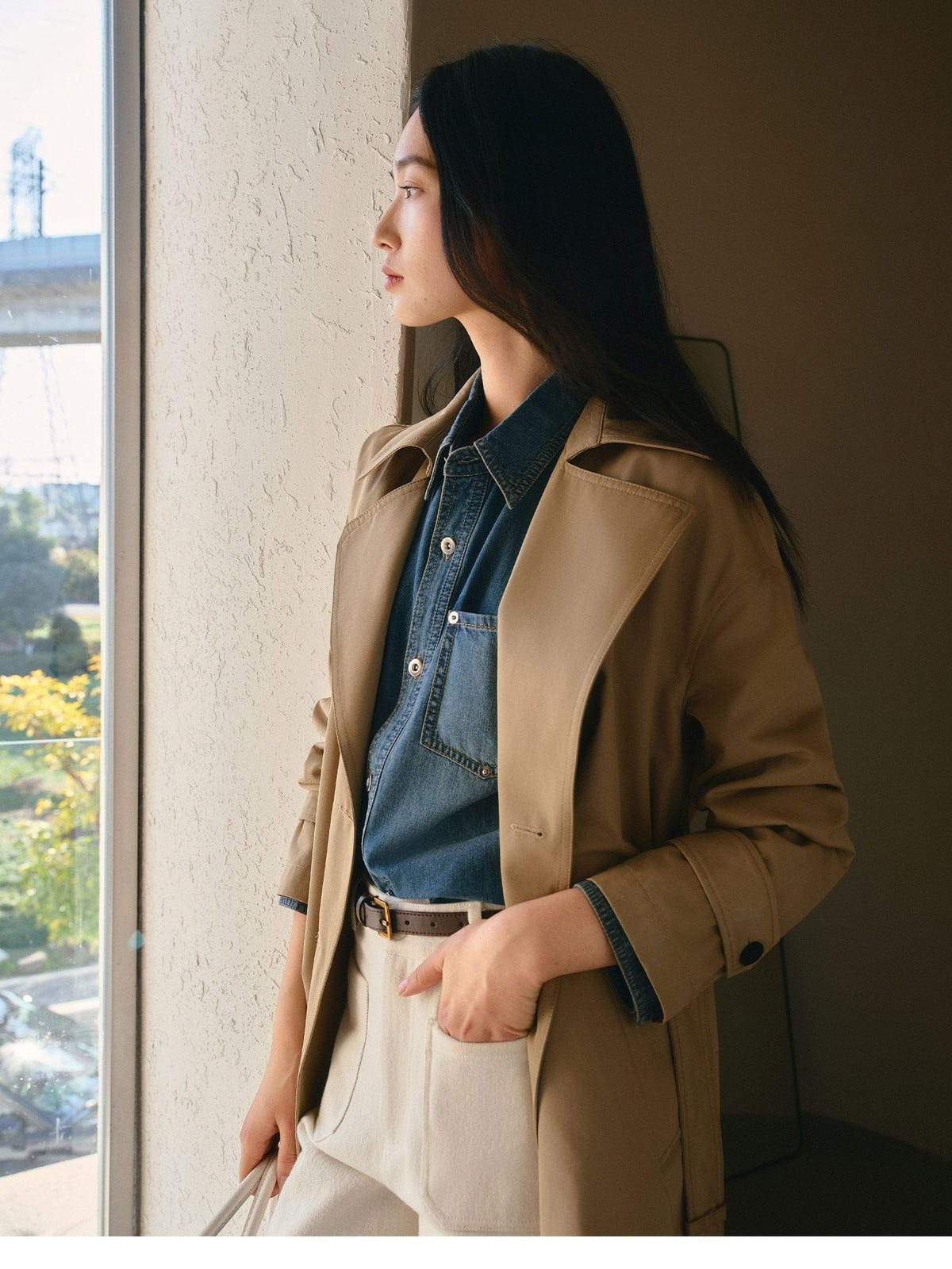 TEASEL Vintage Cotton Denim Patch Pocket Shirt in Blue - On Female Model