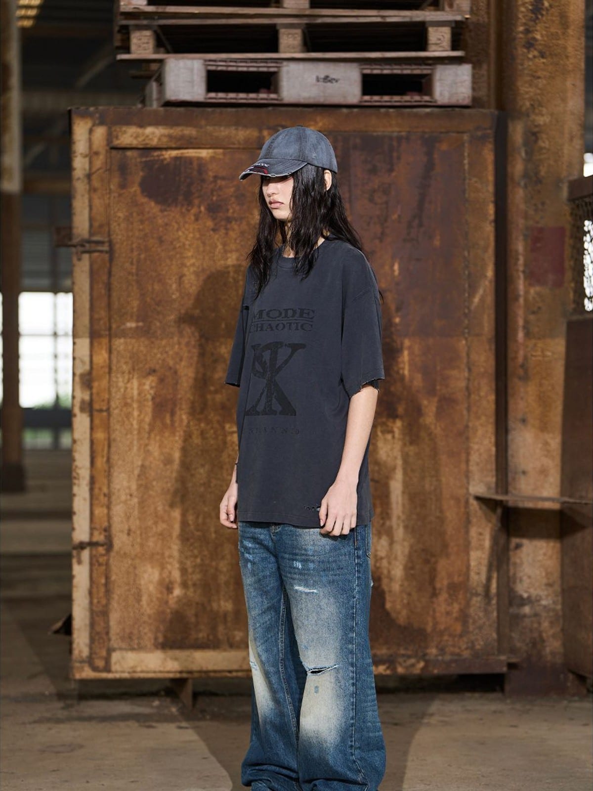 BLINDNOPLAN Distressed Washed Graphic Cotton T Shirt in Gray - On Female Model