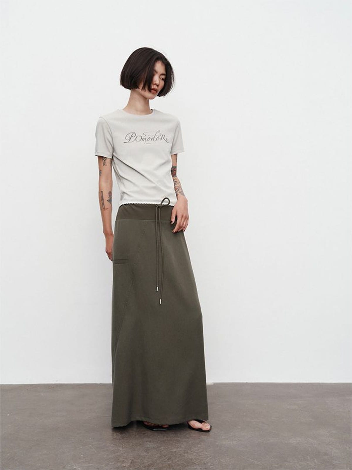 Random Piece Contrast Print Lace Trim T Shirt in Gray - On Female Model
