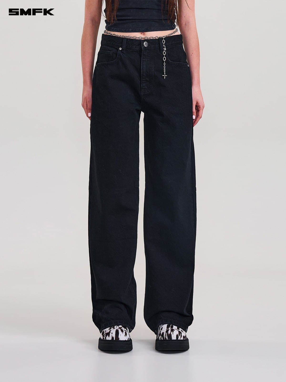 SMFK Washed Wide Leg Denim Jeans in Black - On Female Model