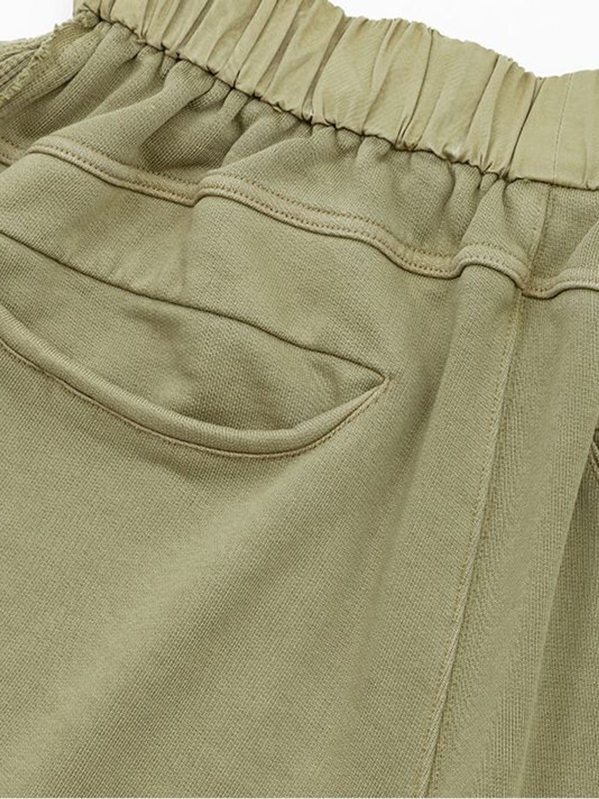 D5ove Raw Edge Structured Cotton Shorts in Olive - Detail