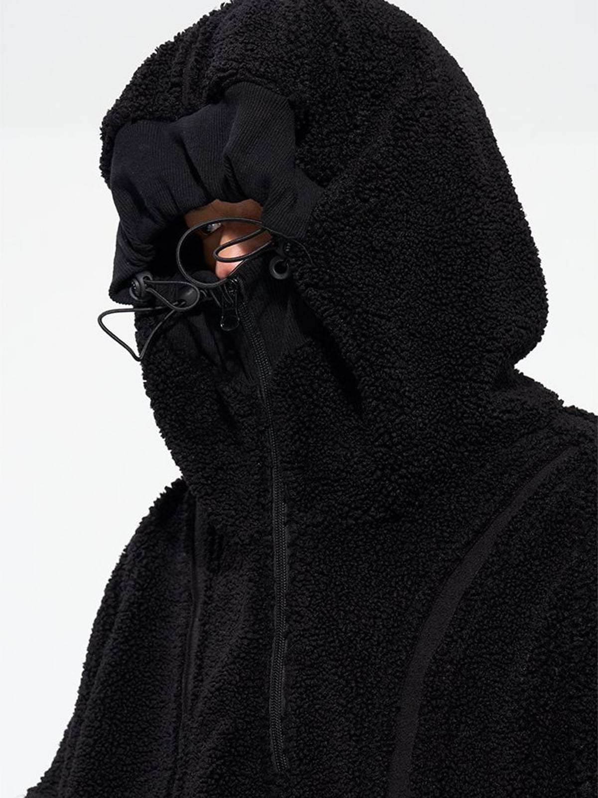 D5ove Sherpa Fleece Half Zip Sweatshirt in Black - On Model