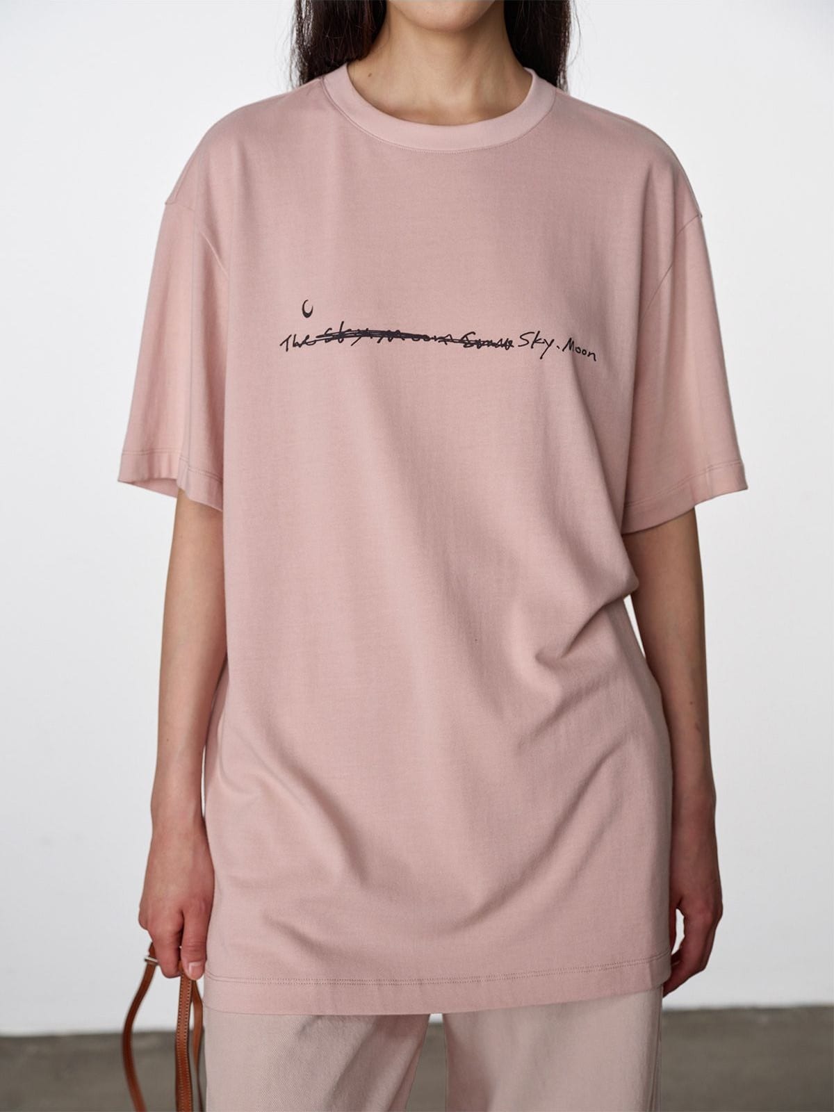 Random Piece Script Letter Print Cotton T Shirt in Pink - On Female Model