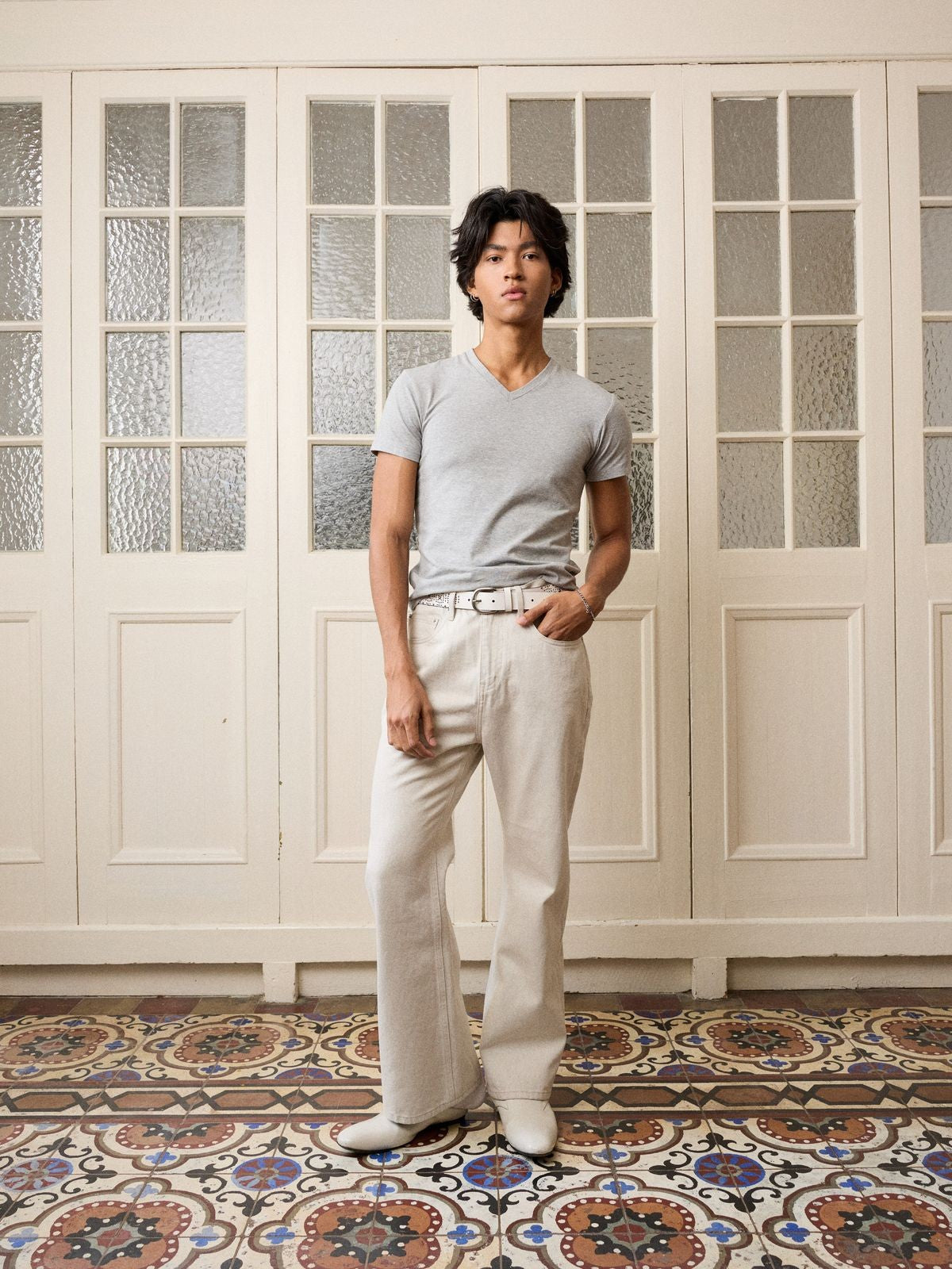 Retro 21 Anti Wrinkle V Neck T Shirt in Gray - On Male Model